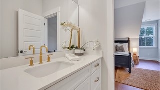 32 Clifton Drive thumbnail image 45