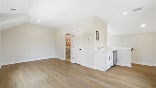 58 Clifton Drive thumbnail image 86