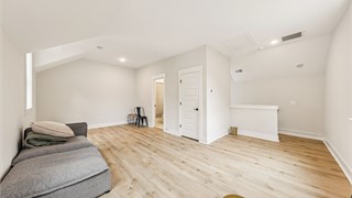 70 Clifton Drive thumbnail image 79